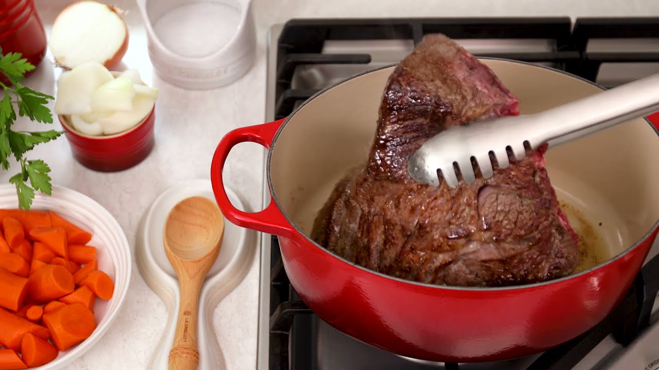 Le Creuset Round Dutch Oven 5.5 Qt